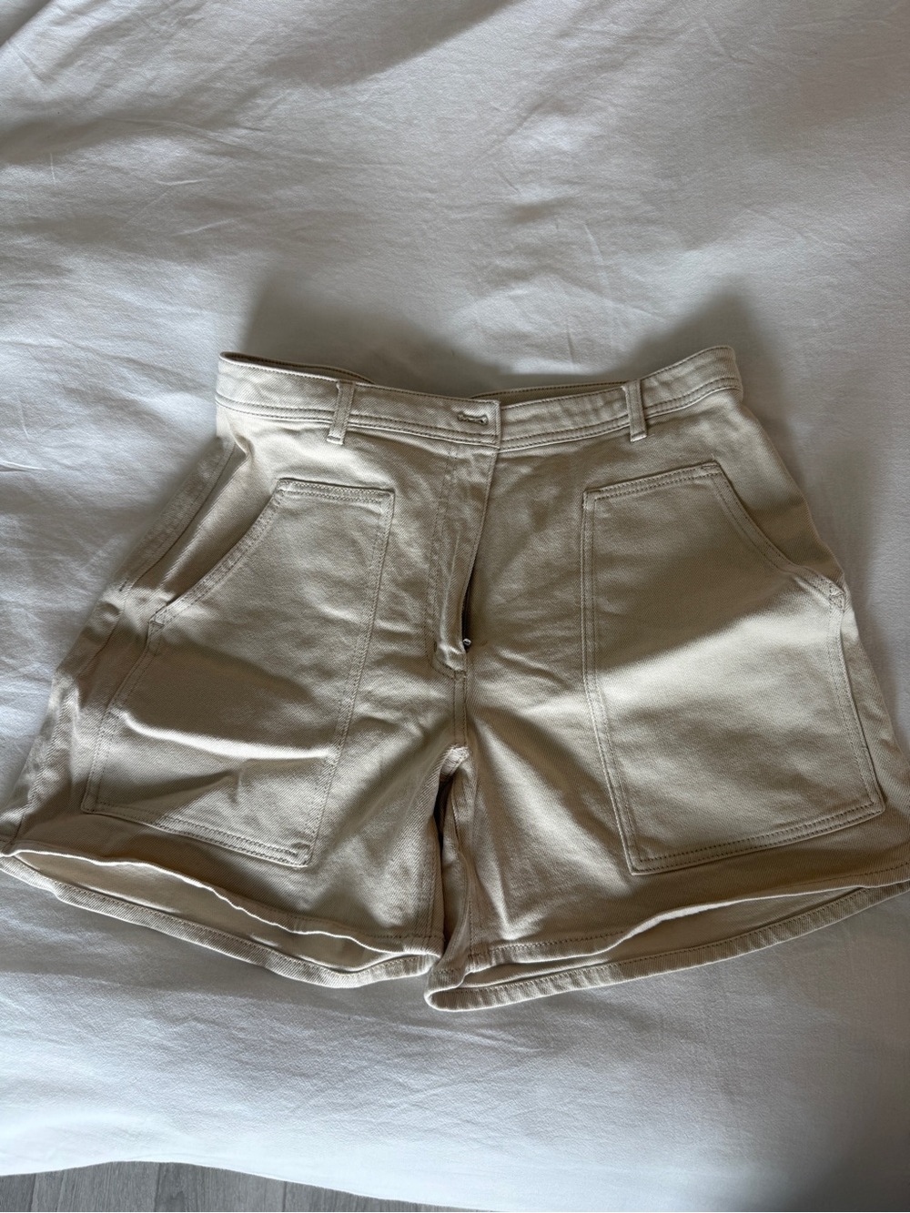Aritzia Wilfred Cream Utility Pocket Bermuda Shorts